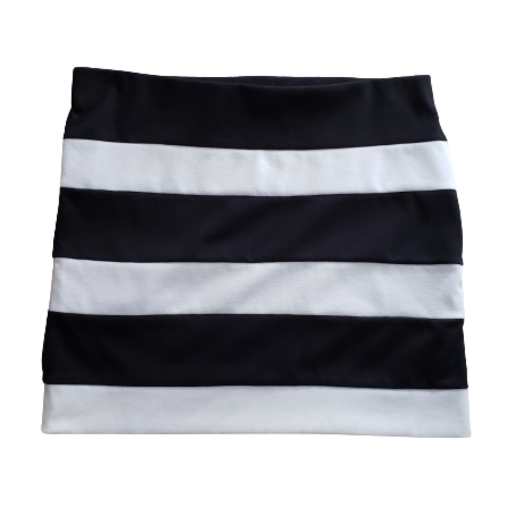 Black & White Striped Mini Skirt Size Large (juniors)